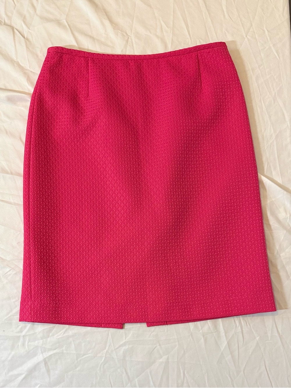 ANTONIO MELANI Fuchsia Textured Pencil Skirt Fully Lined Size 8 (X21)